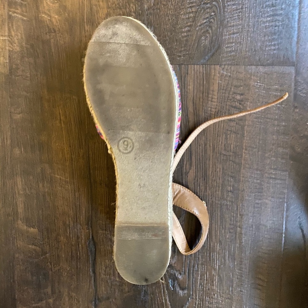 Shoes - Picture 3 of 4